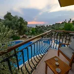 Mandarin & Mango Boutique 3*