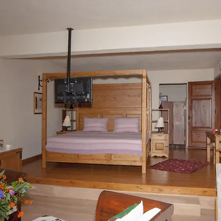 Mandarin & Mango Boutique 3* פאראליה