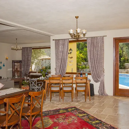 Mandarin & Mango Boutique מלון 3*