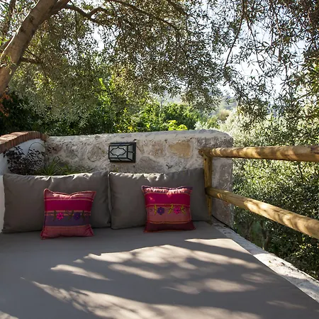 فندق Mandarin & Mango Boutique فاراليا