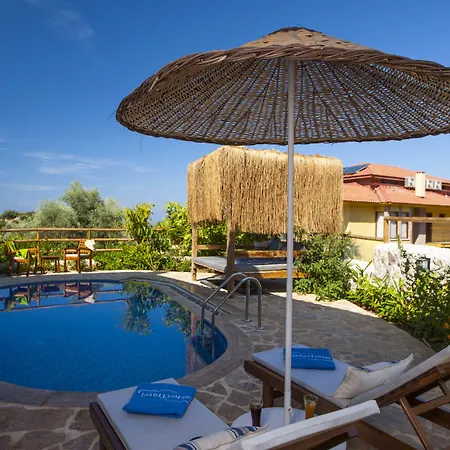 Mandarin & Mango Boutique 3* פאראליה
