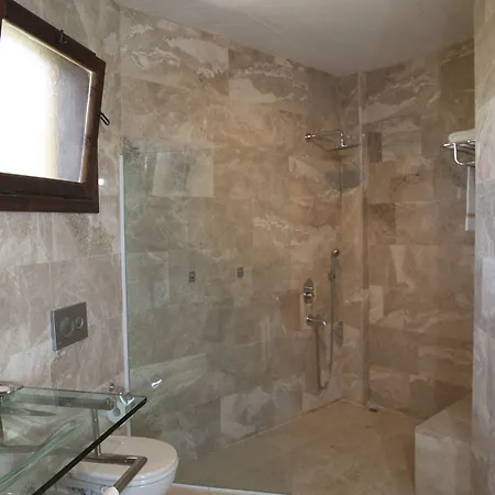 Mandarin & Mango Boutique מלון 3*
